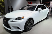 На автосалоне в Детройте состоялась премьера нового Lexus IS