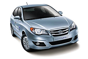 Hyundai называет дату начала продаж гибридной Elantra