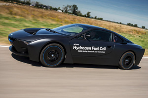 BMW не торопится запускать в серию водородные автомобили