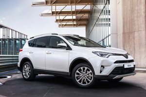 В России начинаются продажи нового Toyota RAV4