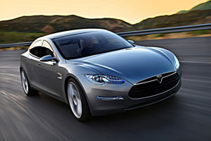 Электрический седан Tesla Model S пользуется популярностью