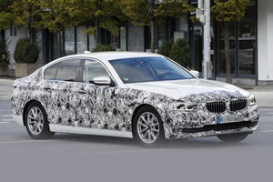 BMW показала на видео интерьер нового седана 5-Series