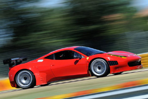 Ferrari покажет “заряженный” суперкар 458 Scuderia во Франкфурте