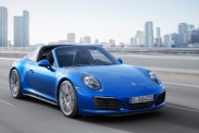 Компания Porsche показала обновленные спорткары