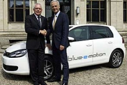 Volkswagen зарядил Golf электричеством