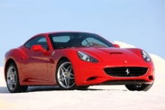 Новый Ferrari California появится следующим летом 