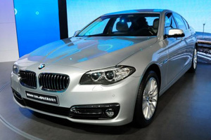 BMW представила гибридную “пятерку” для Китая