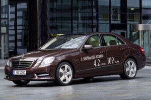 Mercedes-Benz везет в Детройт две гибридных новинки 