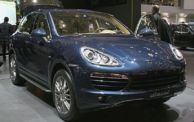 Гибридный Porsche Cayenne покажут в Нью-Йорке