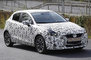 Хэтчбек Mazda 2 нового поколения замечен на тестах