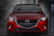 Фотографии интерьера Mazda 2 нового поколения