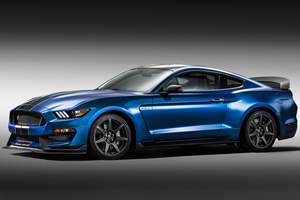 Ford обновит Mustang к 2018 году