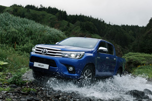 В России отзывают 63 пикапа Toyota Hilux