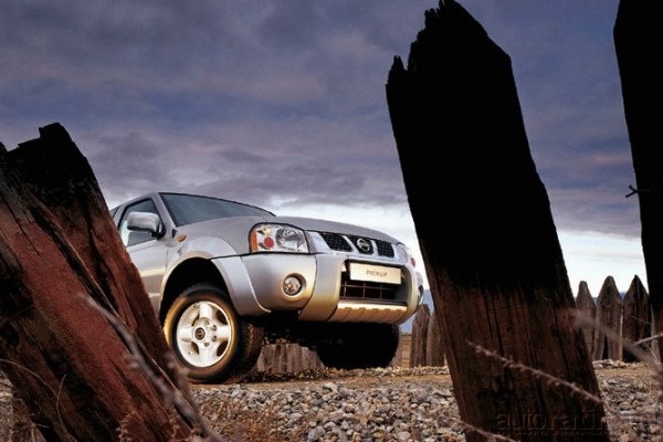 И в пир, и в мир... / Тест-драйв Mazda BT-50, Mitsubishi L200 и Nissan NP300