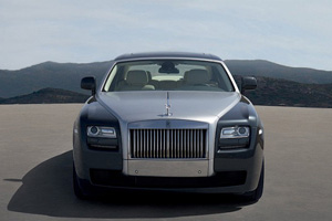 Rolls-Royce показал обновленный седан Ghost 