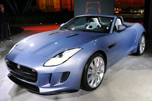 В Париже состоялась премьера Jaguar F-Type