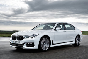 Названы рублевые цены на новый седан BMW 7-Series