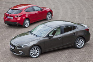 Свежее фото седана Mazda 3 нового поколения