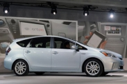 В Детройте представили Toyota Prius v