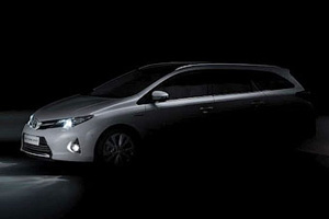 Toyota представит в Париже Auris универсал 