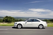 Mercedes-Benz S 400 BlueHYBRID - лидер премиум-класса по минимальным выбросам CO2