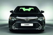 Toyota начинает принимать заказы на обновленный седан Camry