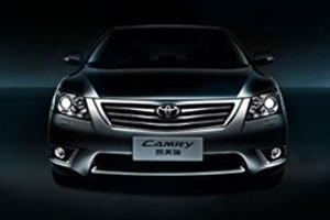В Шанхае Toyota представила Crown и Camry с гибридными силовыми установками