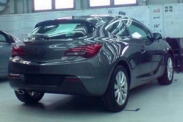 Трехдверный Opel Astra без камуфляжа