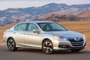 Honda начинает продажи гибридного седана Accord