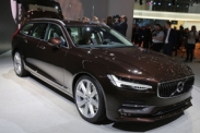 Volvo привезла в Женеву огромный универсал и гибридный седан