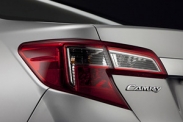 Второй тизер новой Toyota Camry попал в сеть