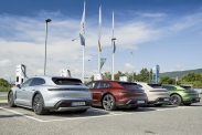 Porsche расширит сеть быстрых зарядок в России