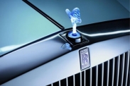 Rolls-Royce зарядил Phantom электричеством