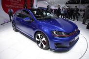 Новый Volkswagen Golf на автосалоне в Париже