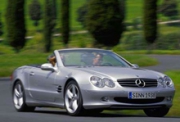 Mercedes-Benz улучшает его технические характеристики, дизайн и оснащение успешного SL-класса.