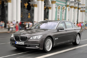 Обновленный BMW 7-Series в Москве