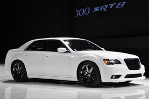 “Заряженный” Chrysler 300 представили в Нью-Йорке