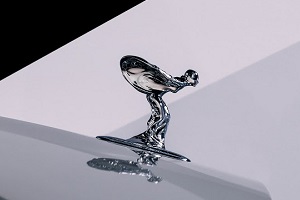 Rolls-Royce обновил фигурку «Дух экстаза»