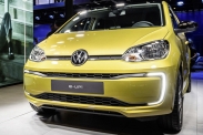 Volkswagen обновил батарейный ситикар e-up!