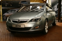 Opel Astra выходит из предпремьерной тени