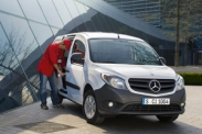 Mercedes-Benz привез в Россию доступный минивэн - Citan