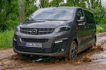 Opel Zafira Life предстал в полноприводной версии
