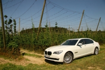 BMW 7-series: мощь в представительском фраке