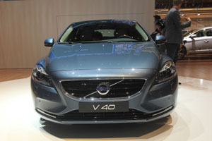 Пятидверный хэтчбек Volvo V40 показали в Женеве 