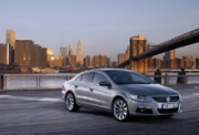 На стыке спортивного стиля и элегантности - в Детройте состоялась мировая премьера автомобиля Volkswagen Passat CC