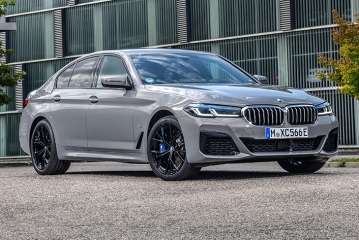 BMW добавила в гамму 5-серии мощный гибрид