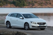 Гибридный Volvo V60 будет доступен в России