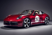 Porsche 911 Targa 4S получил классический декор