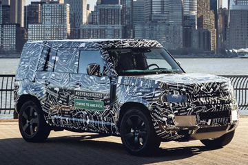 Новый Land Rover Defender вывели на офф-роуд тесты