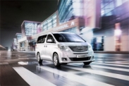 Toyota огласила российские цены на минивэн Alphard